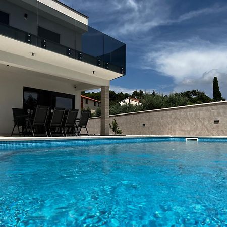 Villa Mare - Modern Villa With Swimming Pool And Jacuzzi Πούλα Εξωτερικό φωτογραφία